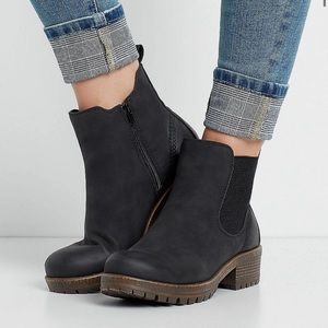 Black Chelsea boots